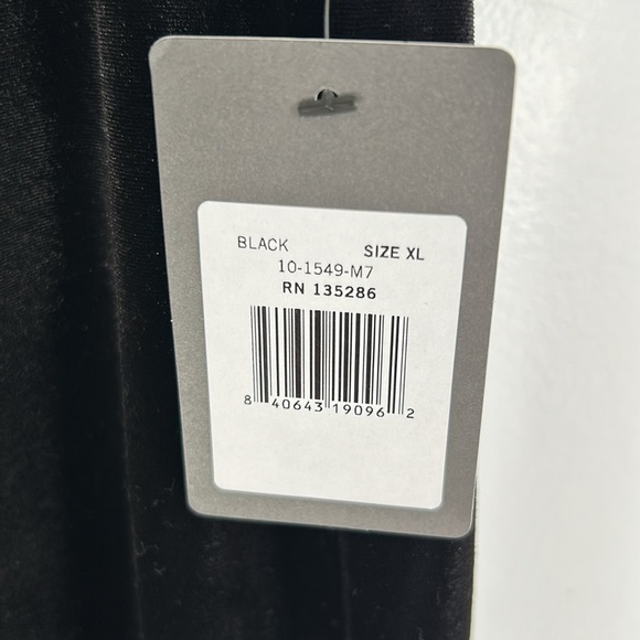 Lysse Black Velvet Pants - Picture 8 of 13